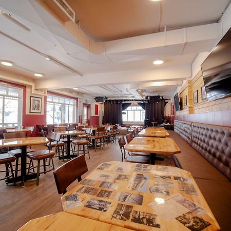 Party Hostel - The Canmore Hotel Hostel Esterno foto